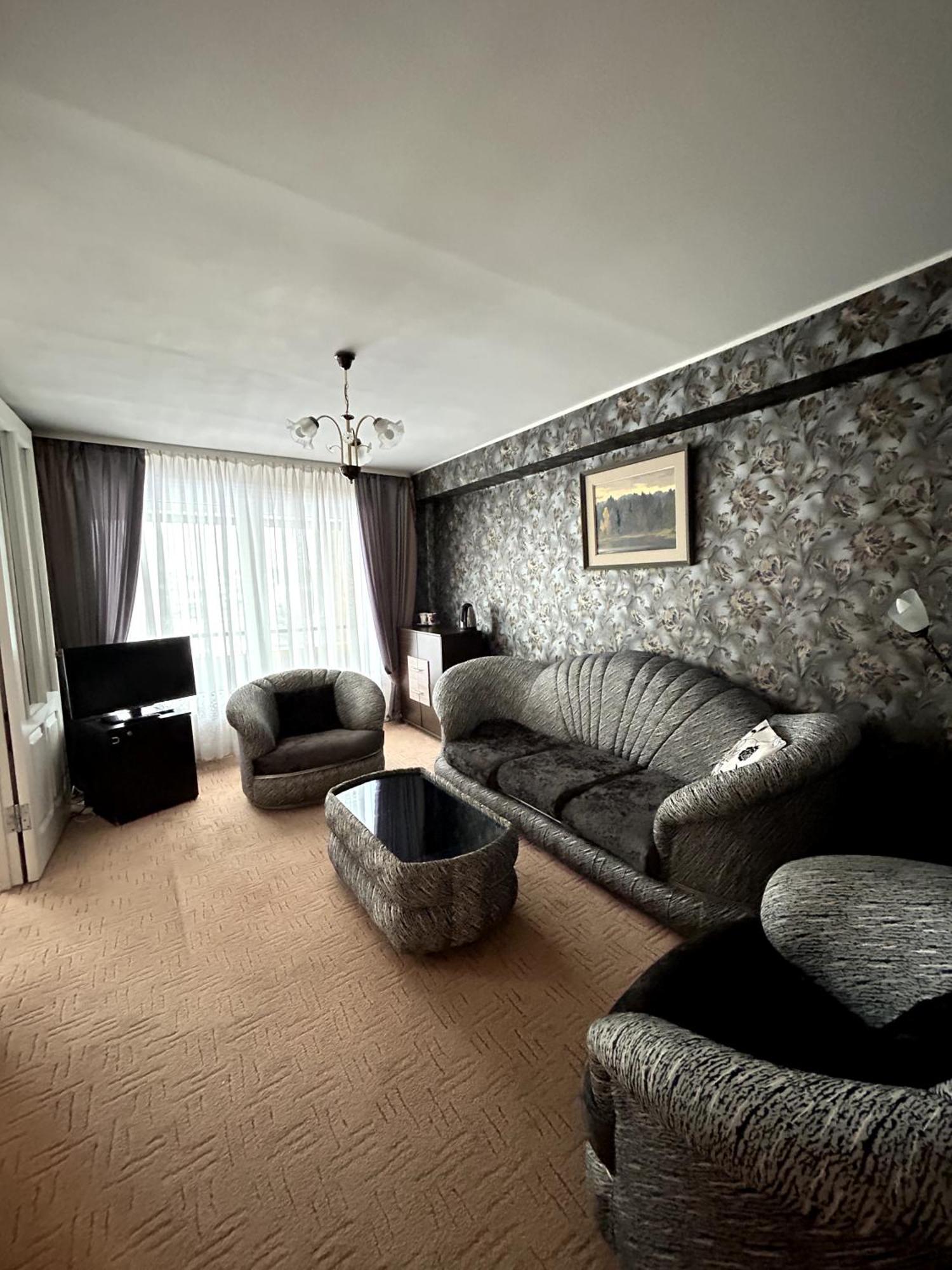 Hotel Talsi Buitenkant foto