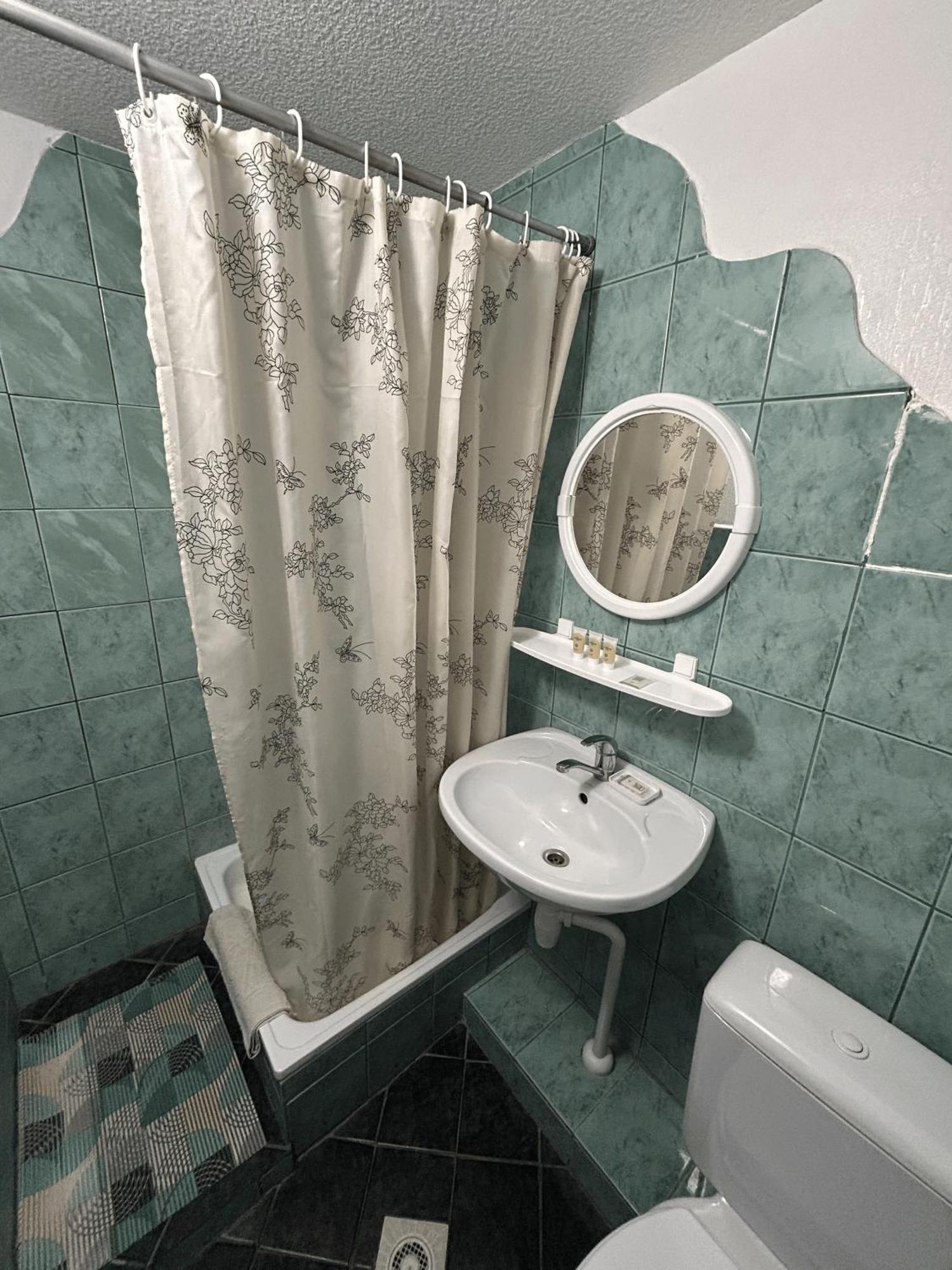 Hotel Talsi Buitenkant foto